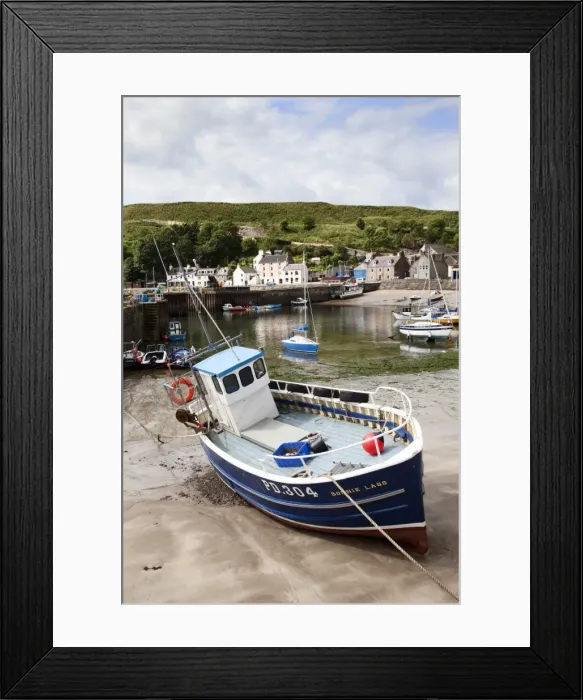 Framed Print : Beached fishing boat in the Harbour at Stonehaven, Aberdeenshire, Scotland, United Kingdom, Europe Framed Print : Beached fishing boat in the Harbour at Stonehaven, Aberdeenshire, Scotland, United Kingdom, Europe