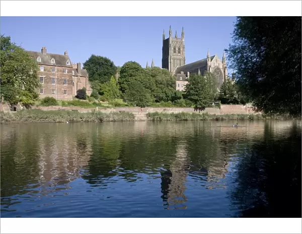 Kleve Walk with Cathedral on East bank of River Severn, Worcester, Worcestershire, England, United Kingdom, Europe
