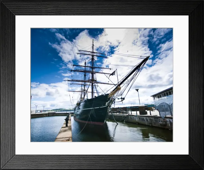 Framed Print : The RRS Discovery, Discovery Museum. Dundee, Scotland, United Kingdom, Europe Framed Print : The RRS Discovery, Discovery Museum. Dundee, Scotland, United Kingdom, Europe