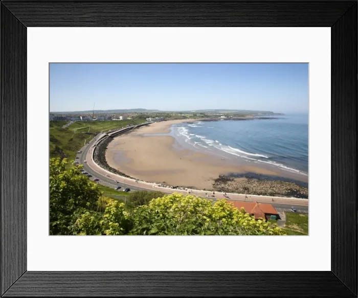 Framed Print : North Sands from the Cliff Top, Scarborough, North Yorkshire, Yorkshire, England, United Kingdom, Europe Framed Print : North Sands from the Cliff Top, Scarborough, North Yorkshire, Yorkshire, England, United Kingdom, Europe