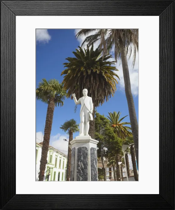 Framed Print : Statue in plaza, Sucre, UNESCO World Heritage Site, Bolivia, South America Framed Print : Statue in plaza, Sucre, UNESCO World Heritage Site, Bolivia, South America