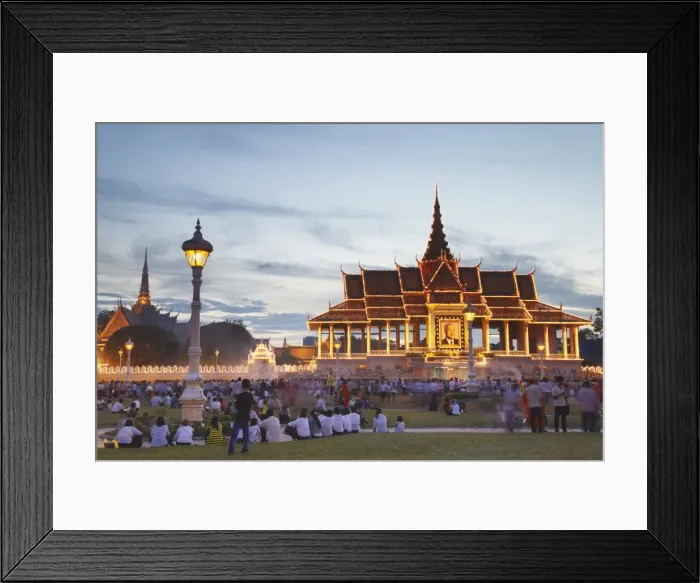 Framed Print : Crowds outside Royal Palace at dusk, Phnom Penh, Cambodia, Indochina, Southeast Asia, Asia Framed Print : Crowds outside Royal Palace at dusk, Phnom Penh, Cambodia, Indochina, Southeast Asia, Asia