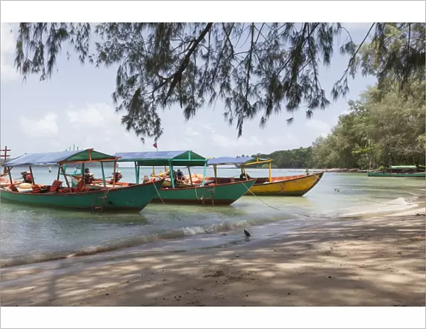 Travel boats moored on Bamboo Island, Sihanoukville, Cambodia, Indochina, Southeast Asia, Asia