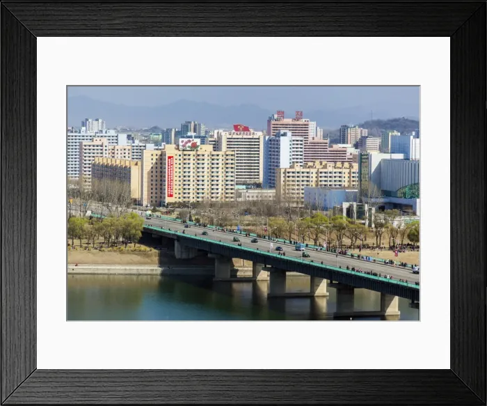 Framed Print : Rungna Bridge spanning the river Taedong in central Pyongyang, Democratic Peoples Republic of Korea (DPRK), North Korea, Asia Framed Print : Rungna Bridge spanning the river Taedong in central Pyongyang, Democratic Peoples Republic of Korea (DPRK), North Korea, Asia