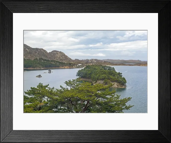 Framed Print : Lake in the Kumgang mountains, Democratic Peoples Republic of Korea (DPRK), North Korea, Asia Framed Print : Lake in the Kumgang mountains, Democratic Peoples Republic of Korea (DPRK), North Korea, Asia