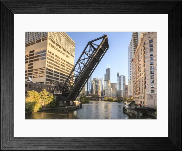 Framed Print : Chicago River and towers of the West Loop area, Willis Tower, formerly the Sears Tower in the background, a raised disused railway bridge in the foreground, Chicago, Illinois, United States of America, North America Framed Print : Chicago River and towers of the West Loop area, Willis Tower, formerly the Sears Tower in the background, a raised disused railway bridge in the foreground, Chicago, Illinois, United States of America, North America