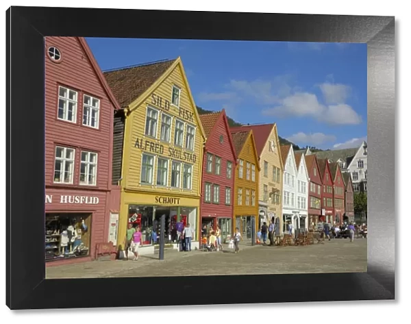 Wooden buildings on the waterfront, Bryggen, Vagen harbour, UNESCO World Heritage Site, Bergen, Hordaland, Norway, Scandinavia, Europe