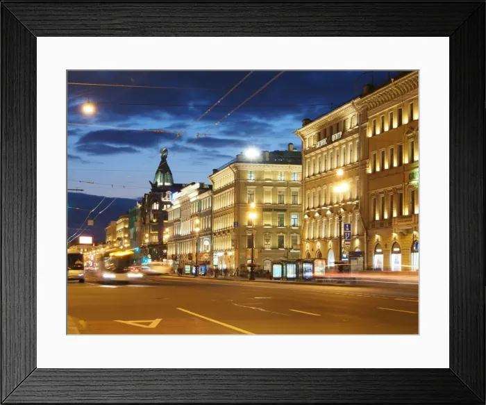 Framed Print : Nevsky Prospekt at night, St. Petersurg, Russia, Europe Framed Print : Nevsky Prospekt at night, St. Petersurg, Russia, Europe