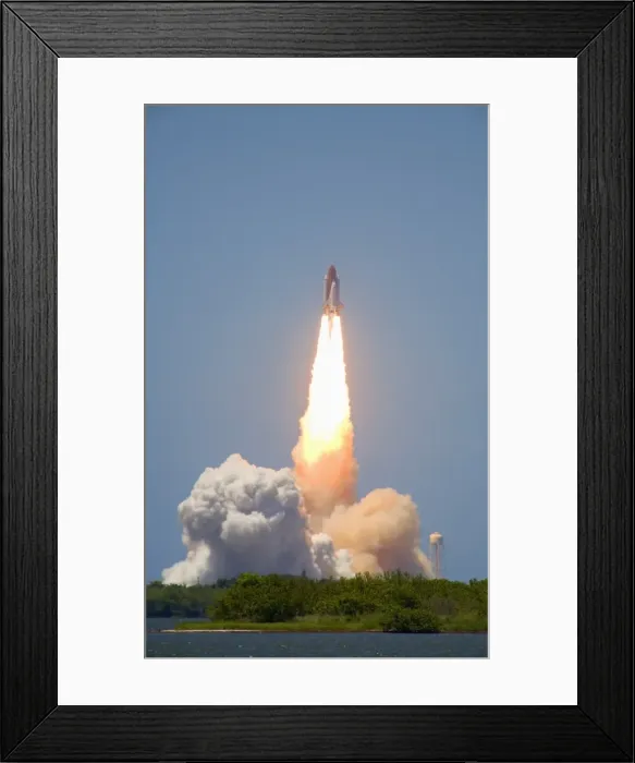 Framed Print : Launch of Space Shuttle Discovery from launchpad 39a on 4th July 2006, seen from the NASA Causeway, Cape Canaveral, Florida, United States of America, North America Framed Print : Launch of Space Shuttle Discovery from launchpad 39a on 4th July 2006, seen from the NASA Causeway, Cape Canaveral, Florida, United States of America, North America