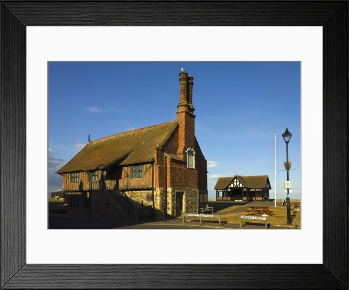 Framed Print : The historic 16th century Moot Hall, a Grade I listed building, formerly a meeting hall, now a museum, Aldeburgh, Suffolk, England, United Kingdom, Europe Framed Print : The historic 16th century Moot Hall, a Grade I listed building, formerly a meeting hall, now a museum, Aldeburgh, Suffolk, England, United Kingdom, Europe