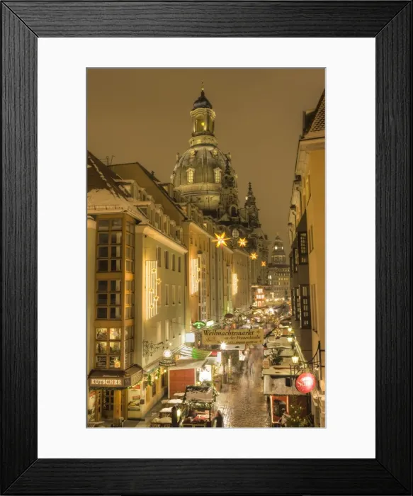Framed Print : Manzgasse Christmas Market with the Frauenkirche in the background, Dresden, Saxony, Germany, Europe Framed Print : Manzgasse Christmas Market with the Frauenkirche in the background, Dresden, Saxony, Germany, Europe