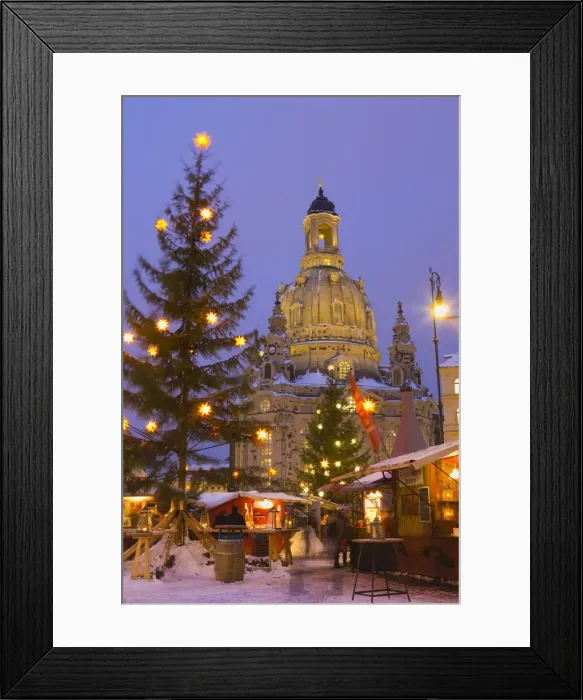 Framed Print : Christmas Market in the Neumarkt with the Frauenkirche (Church) in the background, Dresden, Saxony, Germany, Europe Framed Print : Christmas Market in the Neumarkt with the Frauenkirche (Church) in the background, Dresden, Saxony, Germany, Europe