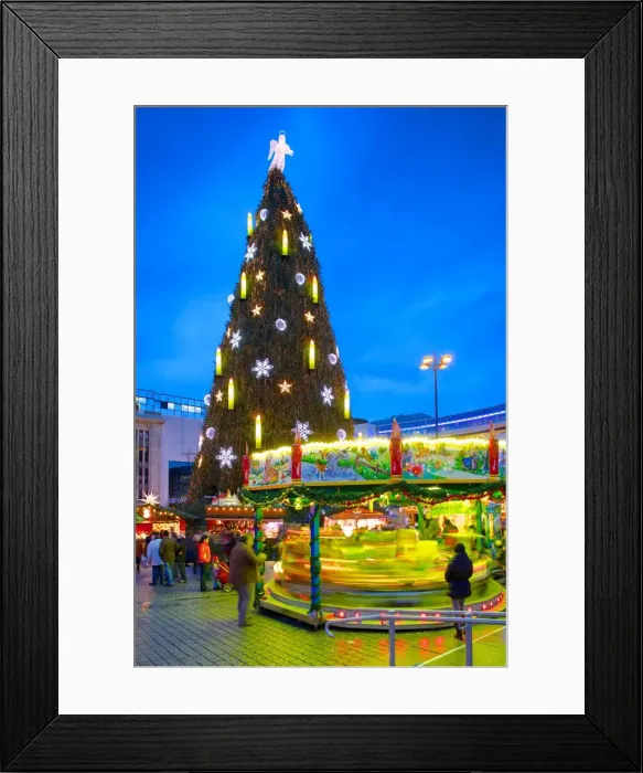 Framed Print : Christmas Market and the Biggest Christmas Tree in the World, Hansaplatz, Dortmund, North Rhine-Westphalia, Germany, Europe Framed Print : Christmas Market and the Biggest Christmas Tree in the World, Hansaplatz, Dortmund, North Rhine-Westphalia, Germany, Europe