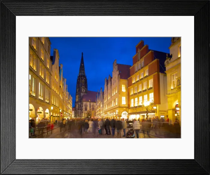 Framed Print : View of St. Lamberts Church and Prinzipalmarkt at Christmas, Munster, North Rhine-Westphalia, Germany, Europe Framed Print : View of St. Lamberts Church and Prinzipalmarkt at Christmas, Munster, North Rhine-Westphalia, Germany, Europe