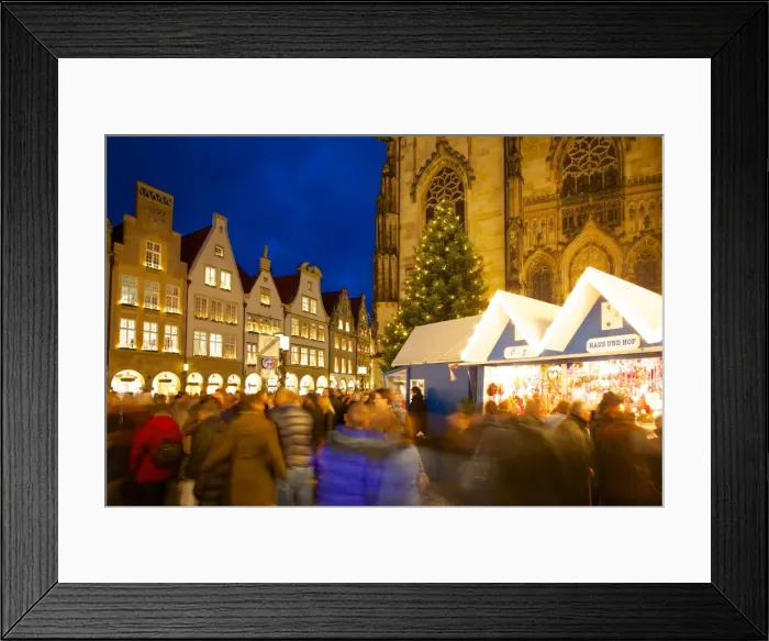 Framed Print : St. Lamberts Church and Prinzipalmarkt at Christmas, Munster, North Rhine-Westphalia, Germany, Europe Framed Print : St. Lamberts Church and Prinzipalmarkt at Christmas, Munster, North Rhine-Westphalia, Germany, Europe