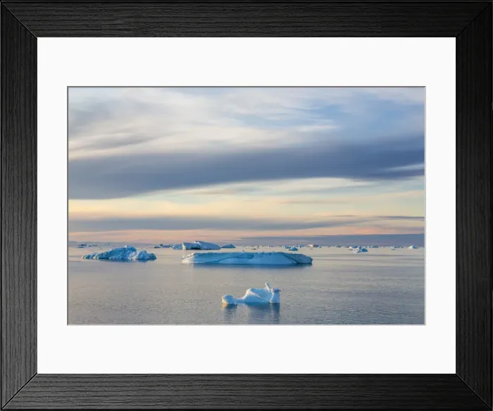 Framed Print : Icebergs in Kong Oscar Fjord, Northeast Greenland, Polar Regions Framed Print : Icebergs in Kong Oscar Fjord, Northeast Greenland, Polar Regions