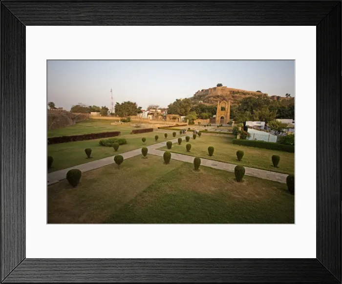 Framed Print : Badal Mahal Gate in Chanderi, Madhya Pradesh, North India, Asia Framed Print : Badal Mahal Gate in Chanderi, Madhya Pradesh, North India, Asia