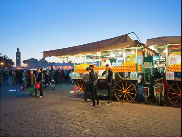 Fresh orange juice stall at night, Place Djemaa El Fna, Marrakech, Morocco, North Africa, Africa