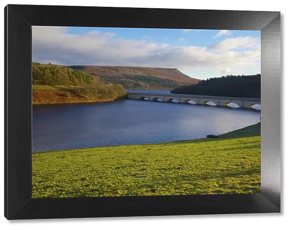Ladybower Reservoir, Derwent Valley, Peak District National Park, Derbyshire, England, United Kingdom, Europe