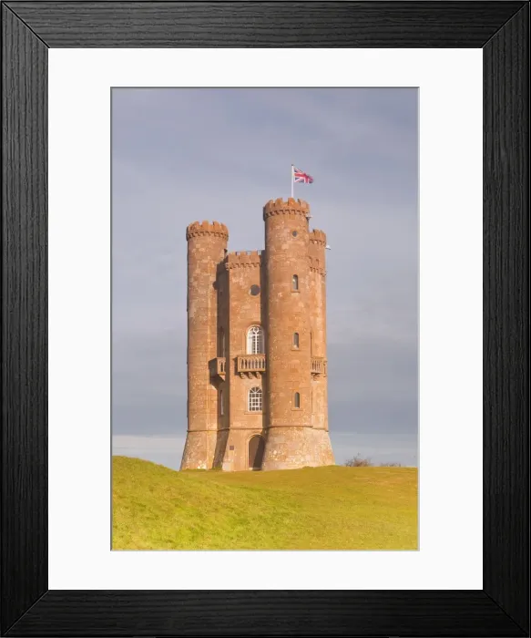 Framed Print : The Broadway Tower on the edge of the Cotswolds, Worcestershire, England, United Kingdom, Europe Framed Print : The Broadway Tower on the edge of the Cotswolds, Worcestershire, England, United Kingdom, Europe