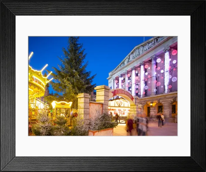 Framed Print : Council House and Christmas Market stalls in the Market Square, Nottingham, Nottinghamshire, England, United Kingdom, Europe Framed Print : Council House and Christmas Market stalls in the Market Square, Nottingham, Nottinghamshire, England, United Kingdom, Europe