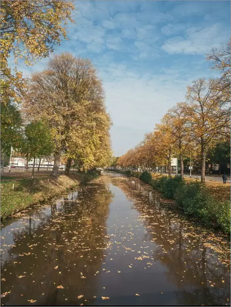 The Singel (Canal), which surrounds the city of Breda, North Brabant, The Netherlands (Holland), Europe