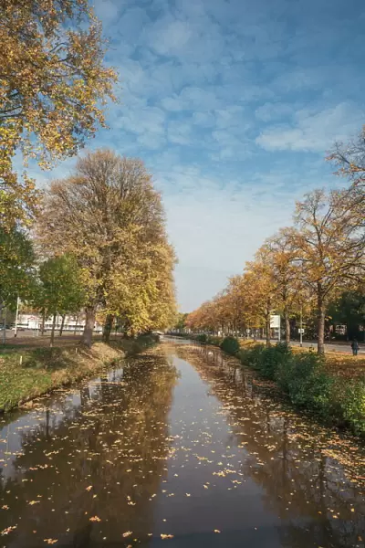 The Singel (Canal), which surrounds the city of Breda, North Brabant, The Netherlands (Holland), Europe