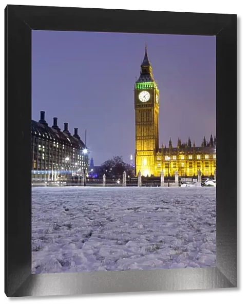 Houses of Parliament and Big Ben in snow, Parliament Square, Westminster, London, England, United Kingdom, Europe