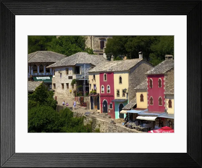 Framed Print : Mostar, Bosnia, Bosnia-Herzegovina, Europe Framed Print : Mostar, Bosnia, Bosnia-Herzegovina, Europe