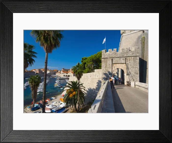Framed Print : Ploce Gate in Old Town Walls and Harbour, Old Town, UNESCO World Heritage Site, Dubrovnik, Dalmatia, Croatia, Europe Framed Print : Ploce Gate in Old Town Walls and Harbour, Old Town, UNESCO World Heritage Site, Dubrovnik, Dalmatia, Croatia, Europe