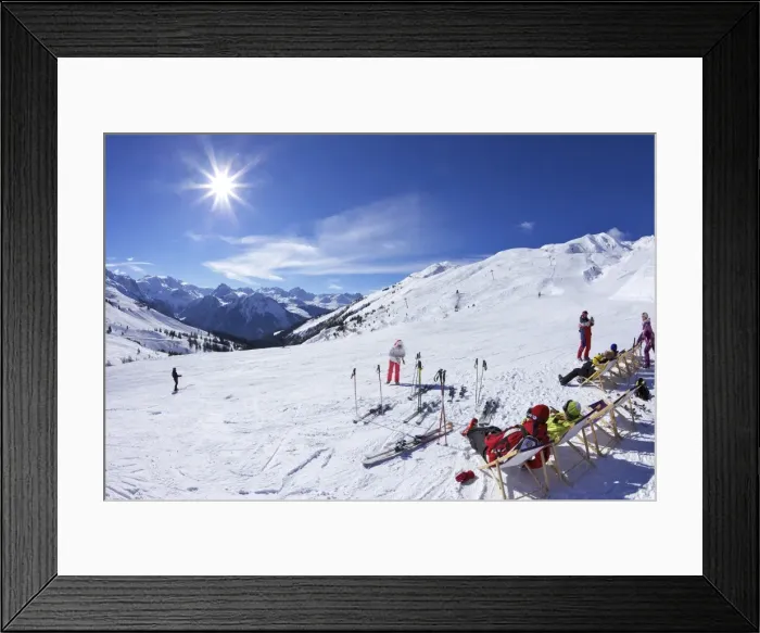Framed Print : Skiers relaxing at cafe in winter sunshine, Verdons Sud, La Plagne, French Alps, France, Europe Framed Print : Skiers relaxing at cafe in winter sunshine, Verdons Sud, La Plagne, French Alps, France, Europe