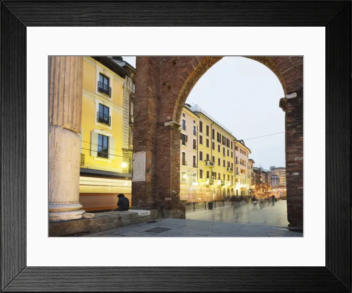 Framed Print : Piazza San Lorenzo, Milan, Lombardy, Italy, Europe Framed Print : Piazza San Lorenzo, Milan, Lombardy, Italy, Europe