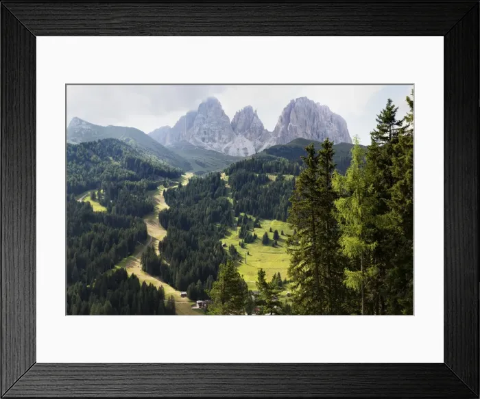 Framed Print : The dramatic Sassolungo mountains in the Dolomites near Canazei, Trentino-Alto Adige, Italy, Europe Framed Print : The dramatic Sassolungo mountains in the Dolomites near Canazei, Trentino-Alto Adige, Italy, Europe
