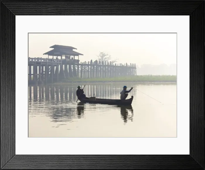Framed Print : Fisherman on Taungthaman Lake in mist at dawn with U Bein Bridge, the worlds longest teak foot bridge spanning 1300 yards, Amarapura, near Mandalay, Myanmar (Burma), Asia Framed Print : Fisherman on Taungthaman Lake in mist at dawn with U Bein Bridge, the worlds longest teak foot bridge spanning 1300 yards, Amarapura, near Mandalay, Myanmar (Burma), Asia