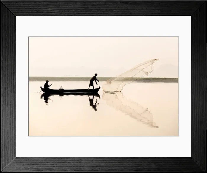 Framed Print : Fishermen on Taungthaman Lake in dawn mist, casting net near U Bein Bridge, Amarapura, near Mandalay, Myanmar (Burma), Asia Framed Print : Fishermen on Taungthaman Lake in dawn mist, casting net near U Bein Bridge, Amarapura, near Mandalay, Myanmar (Burma), Asia