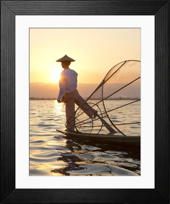 Framed Print : Intha leg rowing fishermen sunset on Inle Lake who row traditional wooden boats using their leg and fish using nets stretched over conical bamboo frames, Inle Lake, Myanmar (Burma), Southeast Asia Framed Print : Intha leg rowing fishermen sunset on Inle Lake who row traditional wooden boats using their leg and fish using nets stretched over conical bamboo frames, Inle Lake, Myanmar (Burma), Southeast Asia