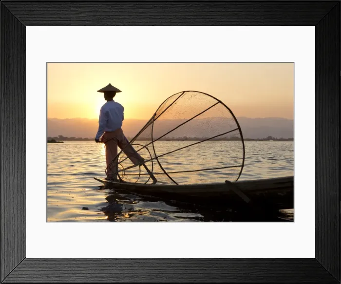 Framed Print : Intha leg rowing fishermen at sunset on Inle Lake who row traditional wooden boats using their leg and fish using nets stretched over conical bamboo frames, Inle Lake, Myanmar (Burma), Southeast Asia Framed Print : Intha leg rowing fishermen at sunset on Inle Lake who row traditional wooden boats using their leg and fish using nets stretched over conical bamboo frames, Inle Lake, Myanmar (Burma), Southeast Asia