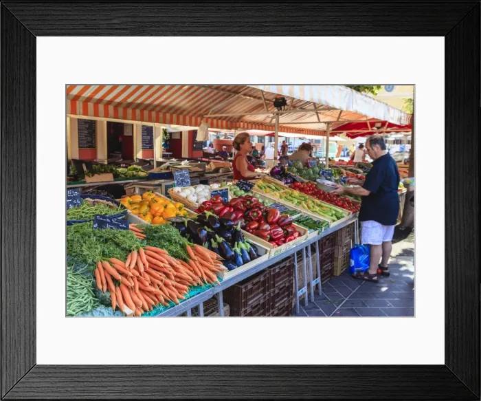 Framed Print : The morning fruit and vegetable market in Cours Saleya, Old Town, Nice, Alpes-Maritimes, Provence, Cote d Azur, French Riviera, France, Europe Framed Print : The morning fruit and vegetable market in Cours Saleya, Old Town, Nice, Alpes-Maritimes, Provence, Cote d Azur, French Riviera, France, Europe