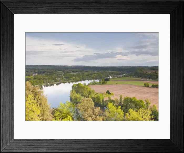 Framed Print : The Cingle de Tremolat and the Valley of the Dordogne, Dordogne, France, Europe Framed Print : The Cingle de Tremolat and the Valley of the Dordogne, Dordogne, France, Europe
