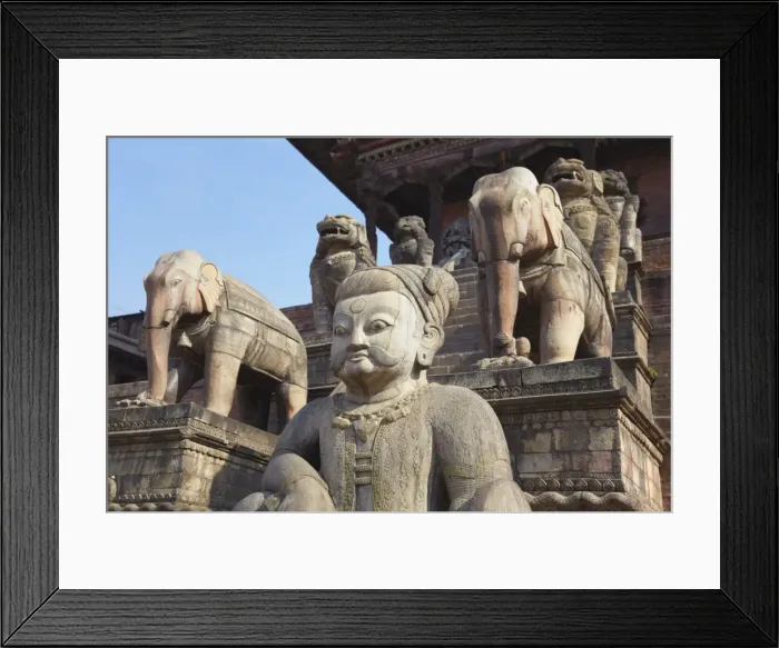 Framed Print : Statues of Nyatapola Temple, Taumadhi Tole, Bhaktapur, UNESCO World Heritage Site, Kathmandu Valley, Nepal, Asia