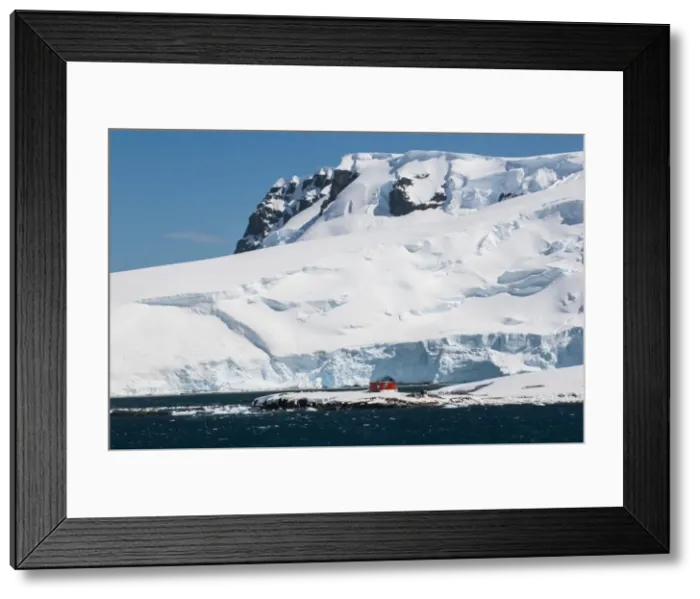 Framed Print : Argentinean research station on Mikkelson Island, Antarctica, Polar Regions Framed Print : Argentinean research station on Mikkelson Island, Antarctica, Polar Regions