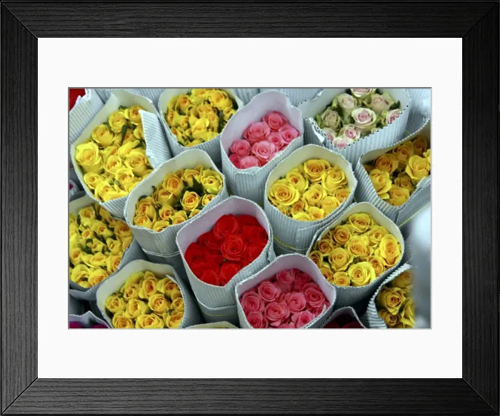 Framed Print : Flowers for sale, Delhi, India, Asia Framed Print : Flowers for sale, Delhi, India, Asia