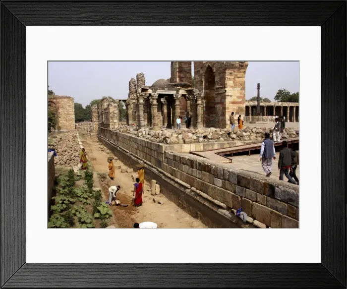 Framed Print : Qutab Complex, UNESCO World Heritage Site, Delhi, India, Asia Framed Print : Qutab Complex, UNESCO World Heritage Site, Delhi, India, Asia