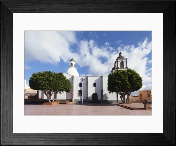 Framed Print : Iglesia de la Candelaria church at the Plaza Candelaria, Ingenio, Gran Canaria, Canary Islands, Spain, Europe Framed Print : Iglesia de la Candelaria church at the Plaza Candelaria, Ingenio, Gran Canaria, Canary Islands, Spain, Europe
