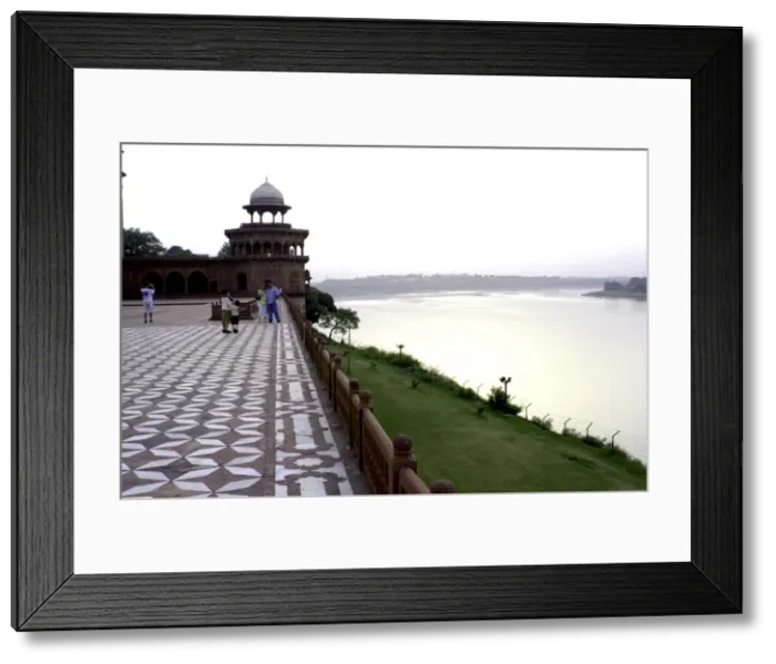 Framed Print : Yamuna River and Taj Mahal, UNESCO World Heritage Site, Agra, Uttar Pradesh, India, Asia Framed Print : Yamuna River and Taj Mahal, UNESCO World Heritage Site, Agra, Uttar Pradesh, India, Asia