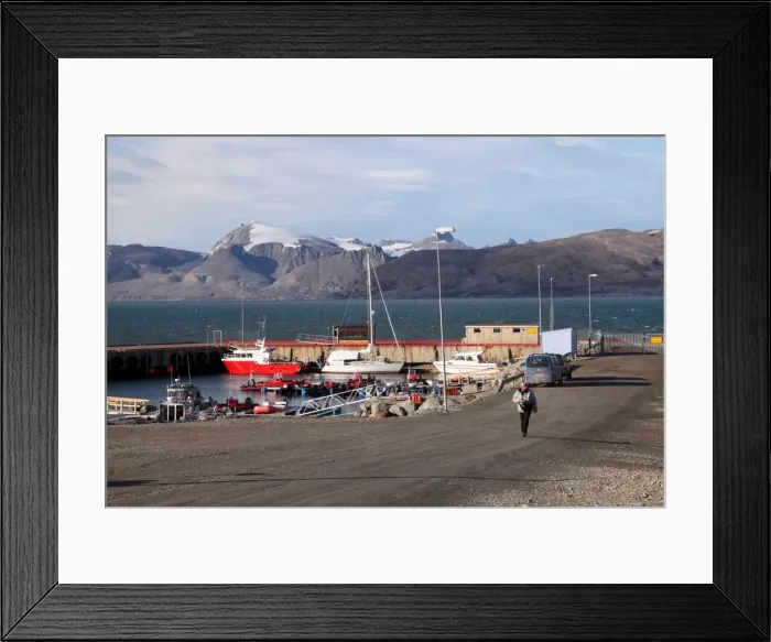 Framed Print : Harbour at Ny Alesund, Svalbard, Norway, Scandinavia, Europe Framed Print : Harbour at Ny Alesund, Svalbard, Norway, Scandinavia, Europe