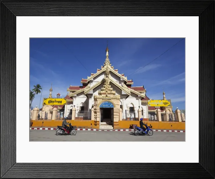Framed Print : Maha Myatmuni Temple, Kengtung, Shan State, Myanmar (Burma), Asia Framed Print : Maha Myatmuni Temple, Kengtung, Shan State, Myanmar (Burma), Asia