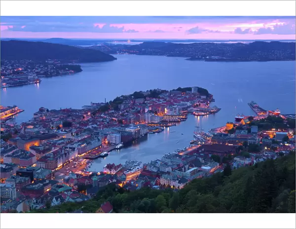 Elevated view over central Bergen at dusk, Bergen, Hordaland, Norway, Scandinavia, Europe