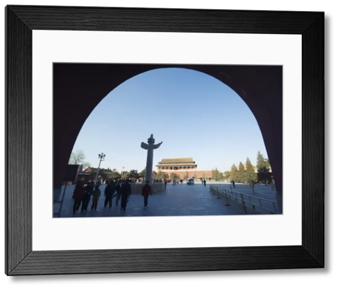 Framed Print : a Huabiao statue under an arch of the Gate of Heavenly Peace between the Forbidden City and Tiananmen Square Beijing China Framed Print : a Huabiao statue under an arch of the Gate of Heavenly Peace between the Forbidden City and Tiananmen Square Beijing China