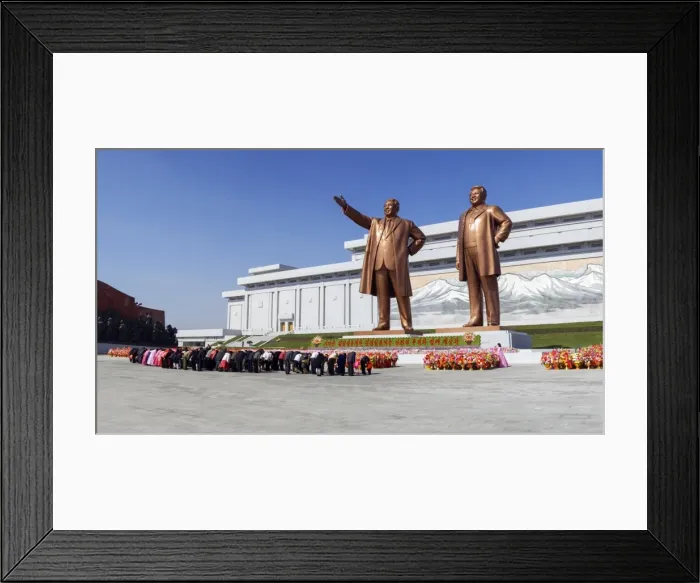 Framed Print : Statues of former Presidents Kim Il-Sung and Kim Jong Il, Pyongyang, North Korea (Democratic Peoples Republic of Korea), Asia Framed Print : Statues of former Presidents Kim Il-Sung and Kim Jong Il, Pyongyang, North Korea (Democratic Peoples Republic of Korea), Asia